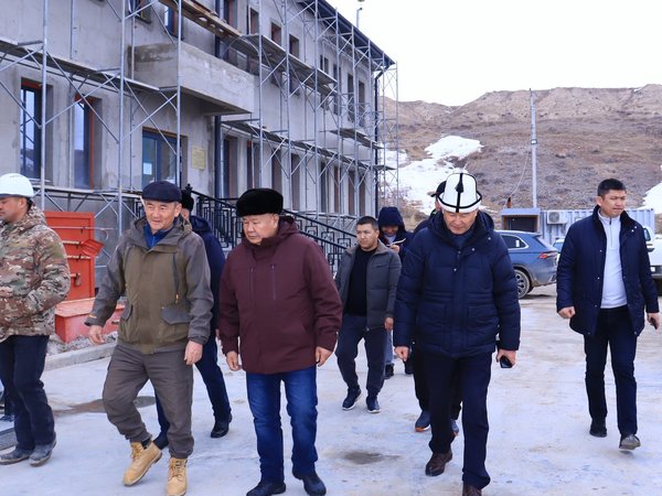 645779753_909676111657365_5396107103184234360_n